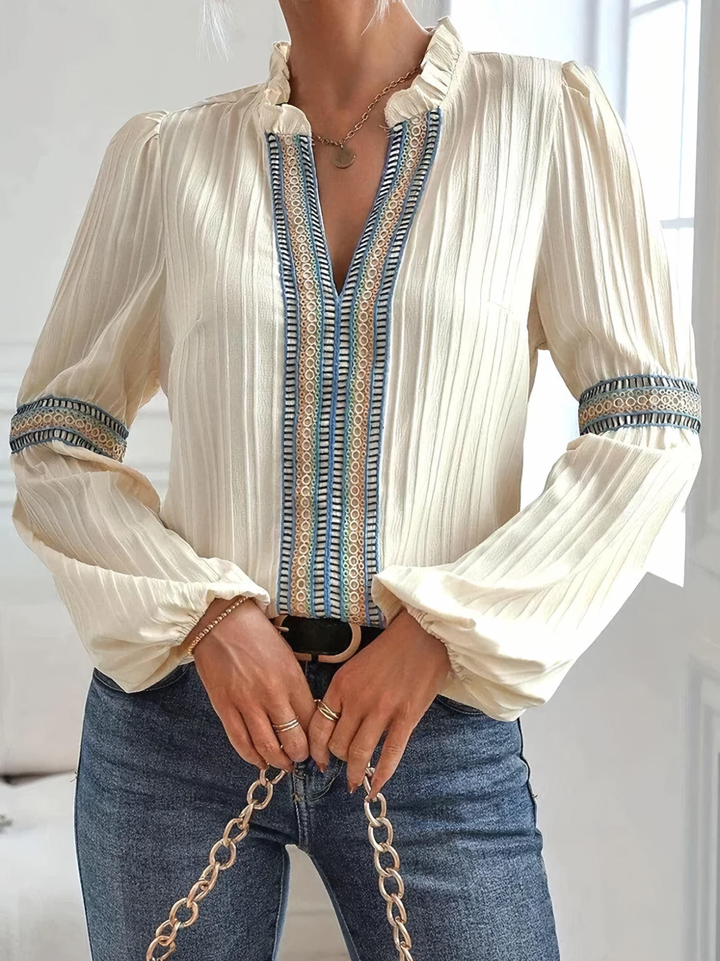 Colette | Magnifique blouse avec décolleté en V